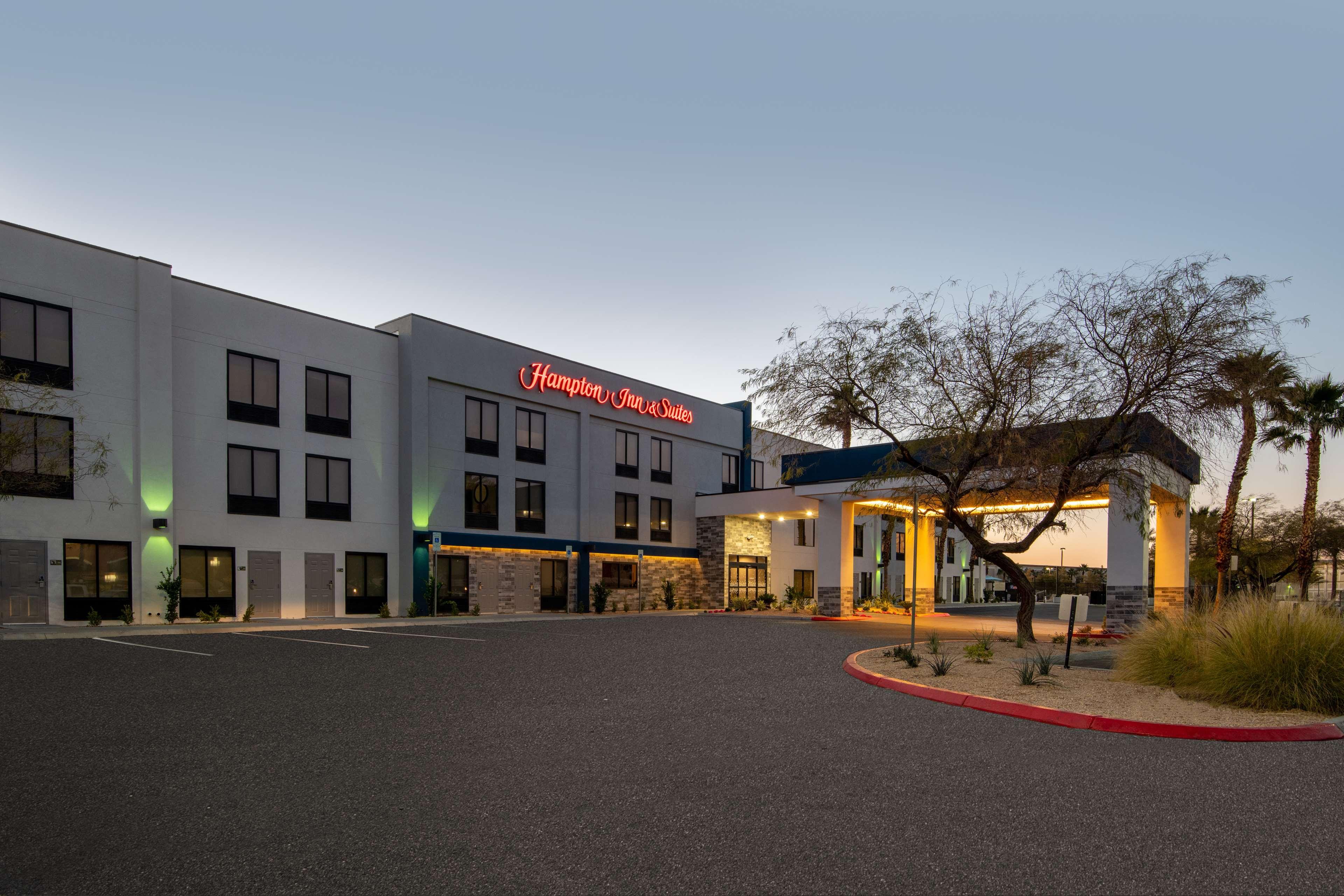 Hampton Inn & Suites Las Vegas-Henderson Exterior photo