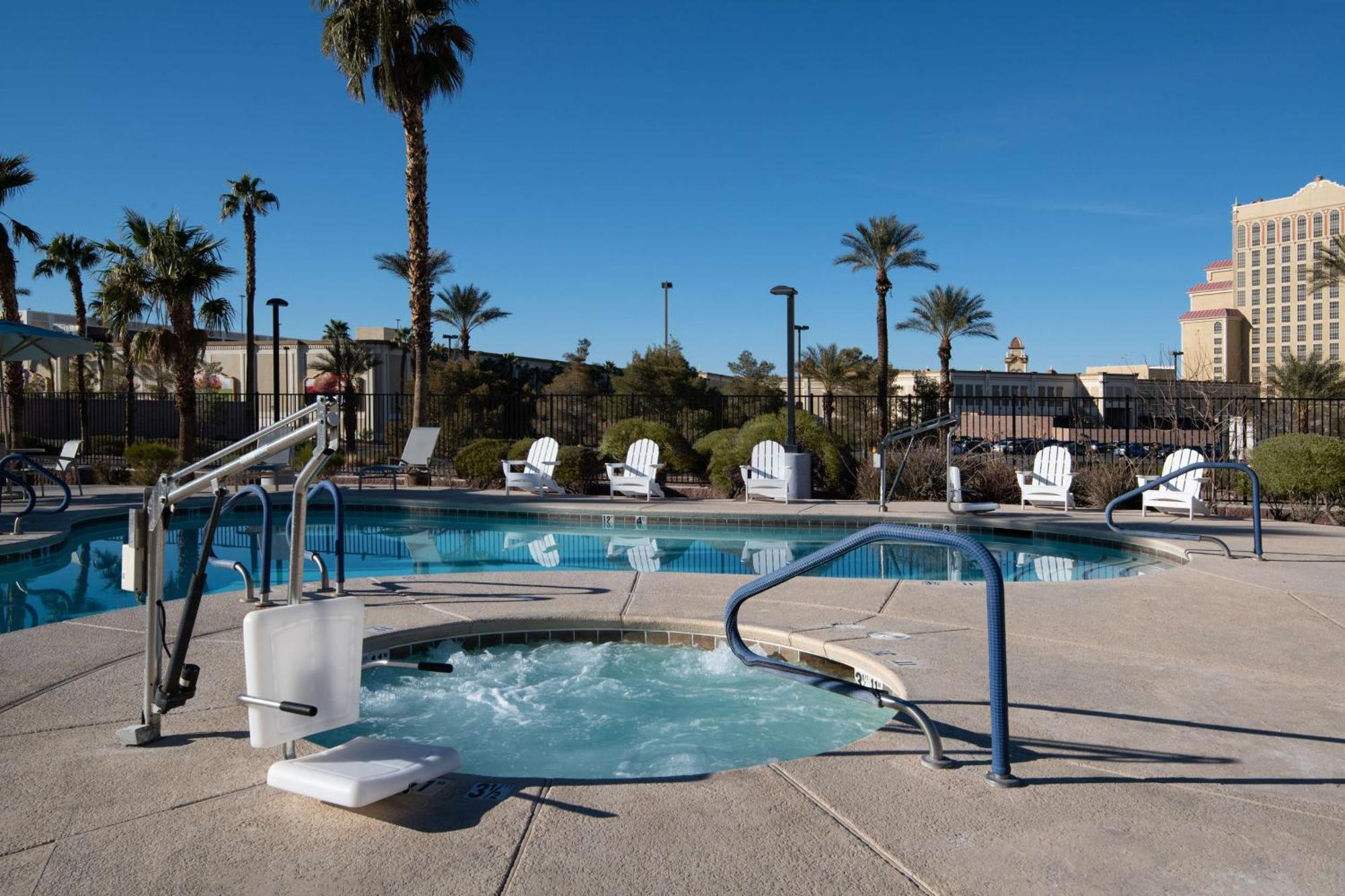 Hampton Inn & Suites Las Vegas-Henderson Exterior photo